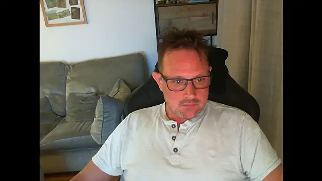 Snapshot of ZebedeePirate chatting on 03-20-25, 09:24 ZebedeePirate online show from 03-20-25, 09:24