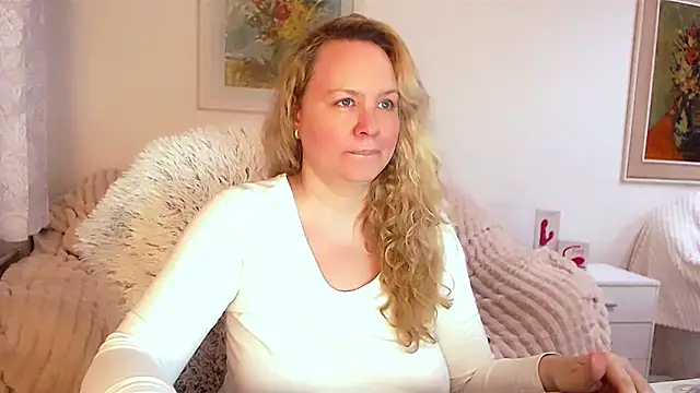 Sarah4you online show from 02-13-25, 04:28