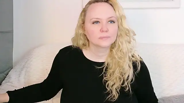 Snapshot of Sarah4you chatting on 02-22-26, 03:32 Sarah4you online show from 02-22-26, 03:32