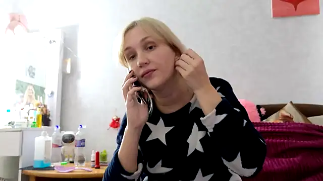 ModelEva online show from 10-17-25, 08:39