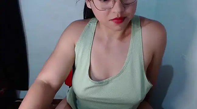 Snapshot of lizbodu chatting on 02-21-25, 02:06 lizbodu online show from 02-21-25, 02:06