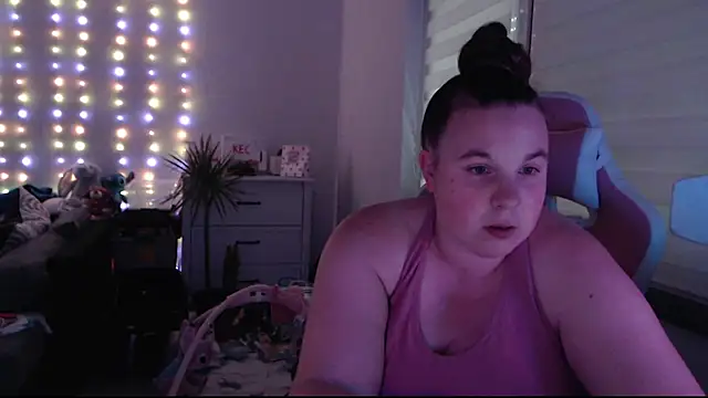 Snapshot of AureliaWinter chatting on 08-04-26, 11:35 AureliaWinter online show from 08-04-26, 11:35