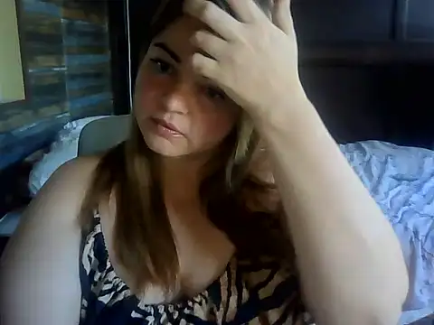 Snapshot of cute__cherry chatting on 07-04-26, 02:12 cute cherry online show from 07-04-26, 02:12