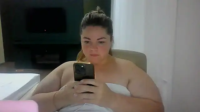 Snapshot of cute__cherry chatting on 07-21-26, 10:23 cute cherry online show from 07-21-26, 10:23