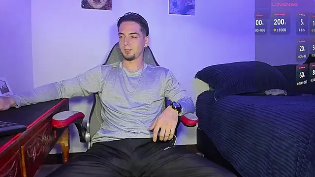 Alex smith00 online show from 10-12-25, 10:31