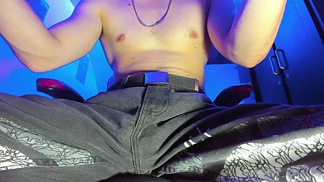 Alex smith00 online show from 02-12-26, 06:36