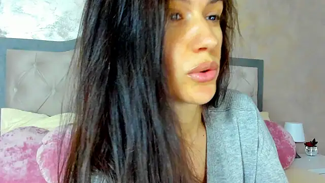 Snapshot of JennaMyers chatting on 05-14-26, 07:20 JennaMyers online show from 05-14-26, 07:20