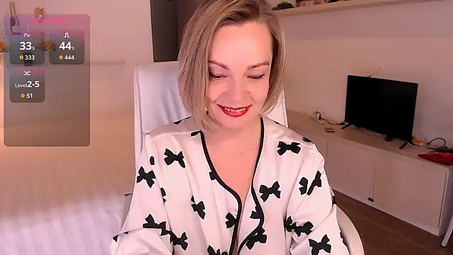 Tilly Eliot online show from 10-29-25, 07:26