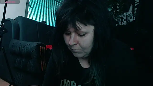 Snapshot of Psychobitch7 chatting on 06-17-26, 06:27 Psychobitch7 online show from 06-17-26, 06:27