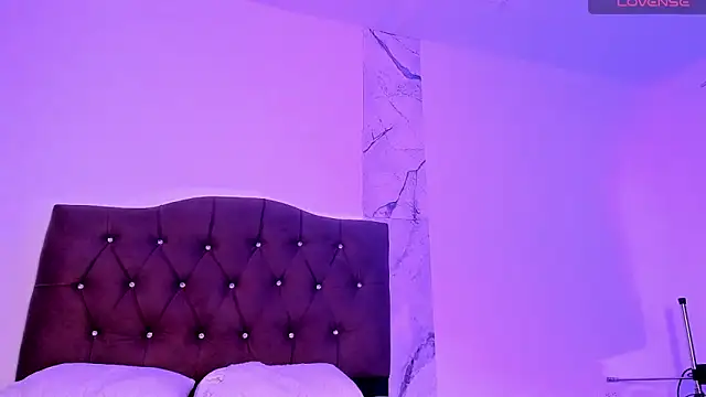 alysson 18 online show from 11-11-25, 01:33