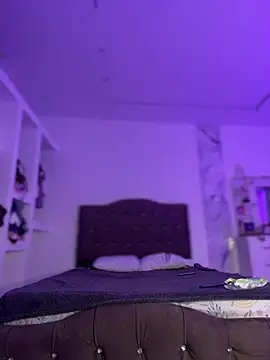 Snapshot of alysson_18 chatting on 07-07-26, 01:37 alysson 18 online show from 07-07-26, 01:37