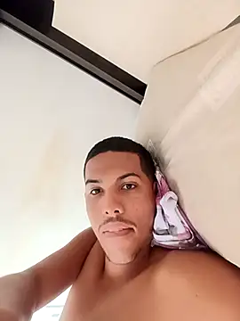 Snapshot of Vinicius5890 chatting on 04-23-26, 05:59 Vinicius5890 online show from 04-23-26, 05:59