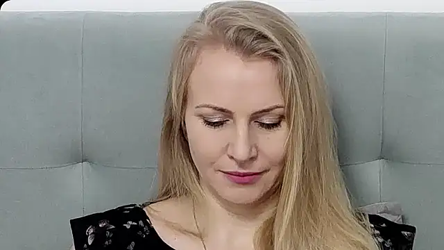 K  Adrienne online show from 02-09-26, 06:50