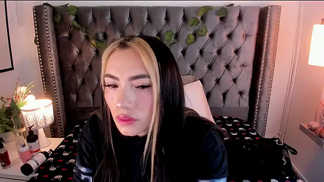 Kim Blane online show from 02-02-25, 02:59