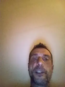 Snapshot of Chianga11 chatting on 05-05-26, 12:07 Chianga11 online show from 05-05-26, 12:07