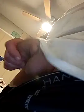 Snapshot of Jewfish420 chatting on 10-17-25, 05:43 Jewfish420 online show from 10-17-25, 05:43