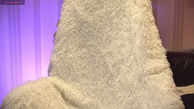 Snapshot of Danielle_Thomas chatting on 12-21-24, 06:09 Danielle Thomas online show from 12-21-24, 06:09