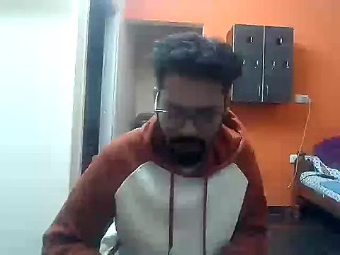 arhan3043 online show from 10-28-25, 06:43