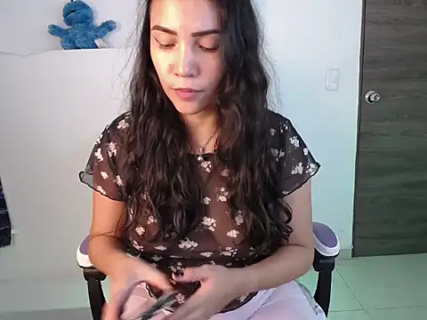 cutie and slutty online show from 10-11-25, 04:01