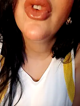 Queen sousou online show from 03-20-25, 12:30