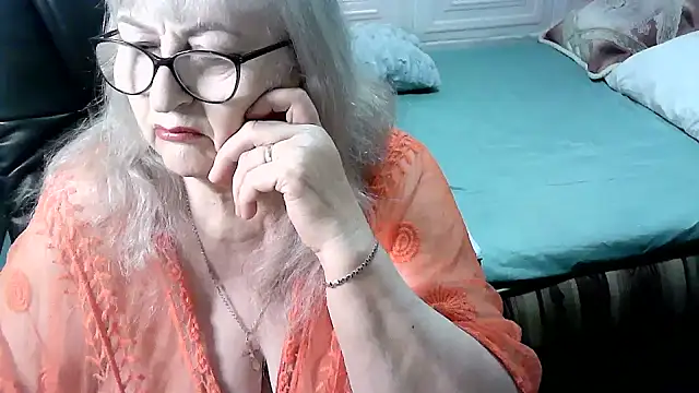 LolkaAlyss online show from 01-18-26, 04:33