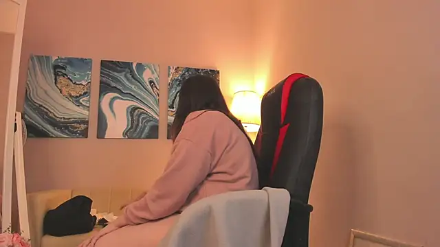 BattyMoll online show from 12-18-24, 02:32