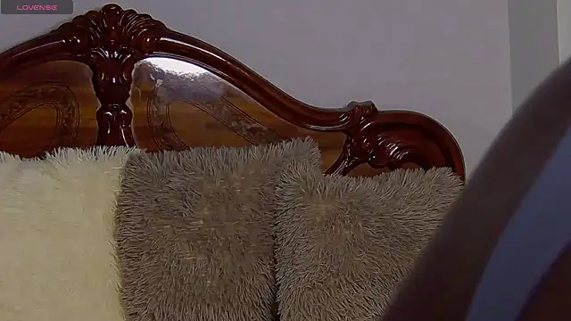 NicolePlay online show from 12-15-25, 07:23