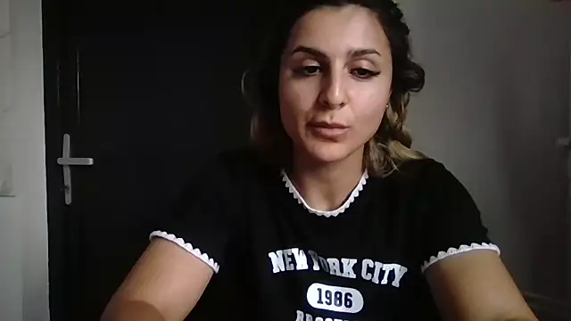NicolePlay online show from 06-03-26, 02:33