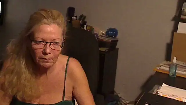 Snapshot of XTRAHORNYONE chatting on 02-07-25, 12:20 XTRAHORNYONE online show from 02-07-25, 12:20