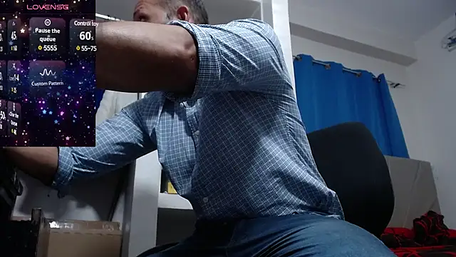 Snapshot of lewislamxxx_hot chatting on 12-06-24, 12:12 lewislamxxx hot online show from 12-06-24, 12:12