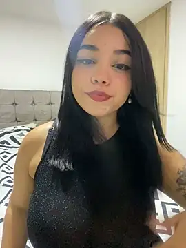 Snapshot of -Camila chatting on 12-22-24, 01:55 -Camila online show from 12-22-24, 01:55