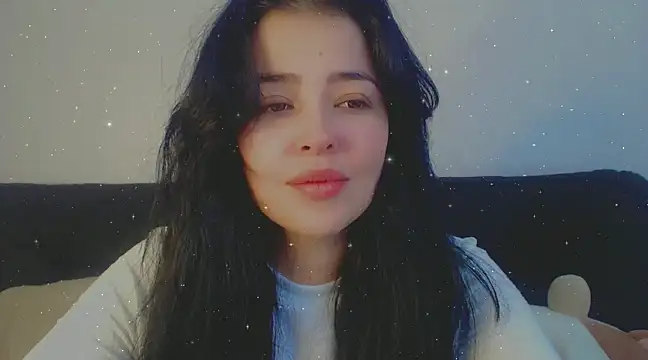 Snapshot of Aleska__Bell chatting on 02-10-25, 03:21 Aleska Bell online show from 02-10-25, 03:21