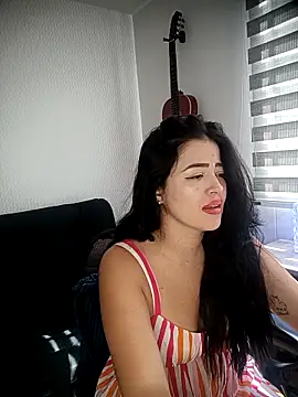 Snapshot of Aleska__Bell chatting on 09-29-25, 02:33 Aleska Bell online show from 09-29-25, 02:33