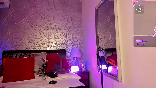 vennus1  online show from 10-24-25, 04:09