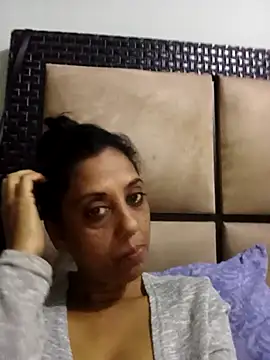 Snapshot of Mahi4luv chatting on 10-24-25, 09:44 Mahi4luv online show from 10-24-25, 09:44