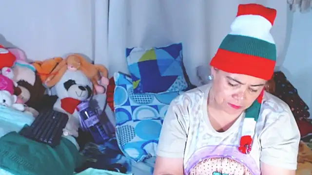 estrellita fugaz16x online show from 12-17-25, 03:12