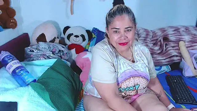 Snapshot of estrellita_fugaz16x chatting on 06-29-26, 05:35 estrellita fugaz16x online show from 06-29-26, 05:35