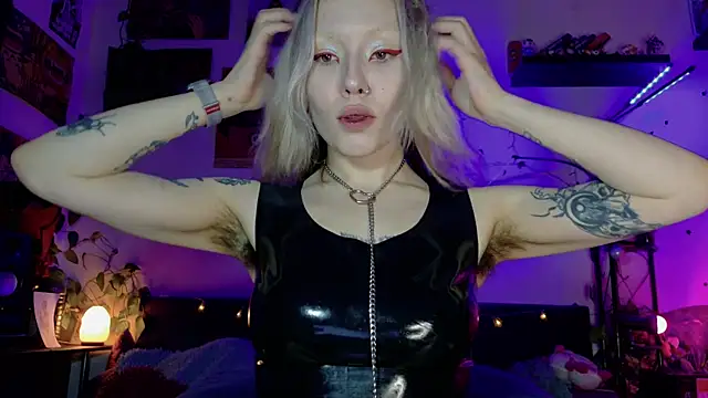 olivecum online show from 11-30-25, 01:04