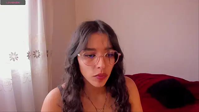 Snapshot of aluna_0310 chatting on 12-05-24, 07:49 aluna 0310 online show from 12-05-24, 07:49