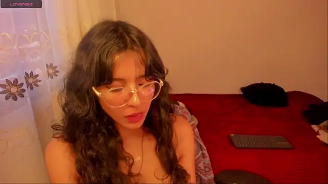 Snapshot of aluna_0310 chatting on 12-13-24, 10:55 aluna 0310 online show from 12-13-24, 10:55