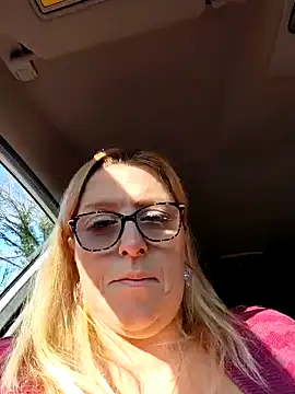 Snapshot of winniess40 chatting on 01-01-25, 01:27 winniess40 online show from 01-01-25, 01:27