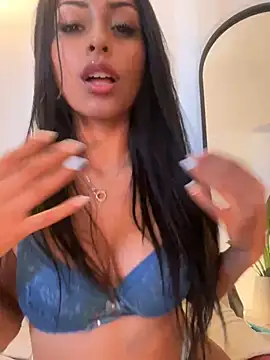 Snapshot of sweetAli_ chatting on 02-01-25, 04:00 sweetAli online show from 02-01-25, 04:00