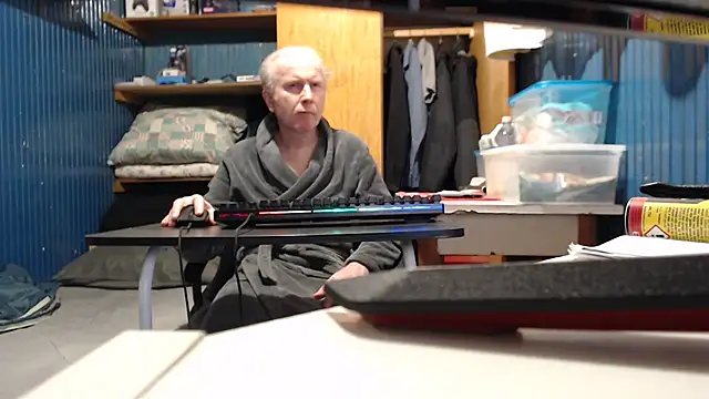 Snapshot of Vgy67Z95 chatting on 10-15-25, 03:45 Vgy67Z95 online show from 10-15-25, 03:45