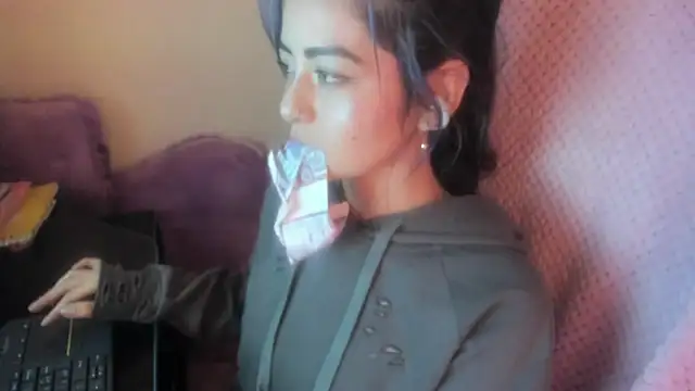 Sammysammy  online show from 04-21-26, 07:25