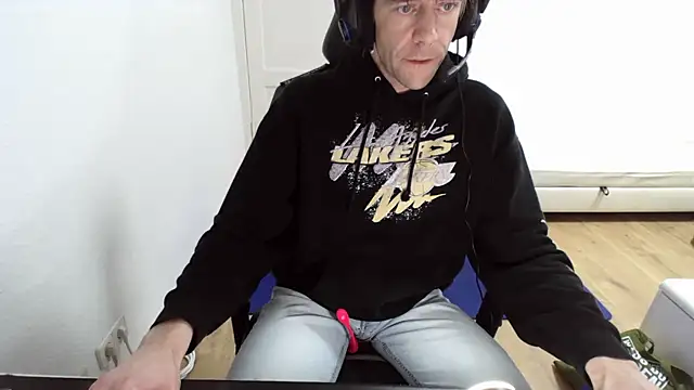 Snapshot of fit_ass_2021 chatting on 02-25-25, 08:41 fit ass 2021 online show from 02-25-25, 08:41