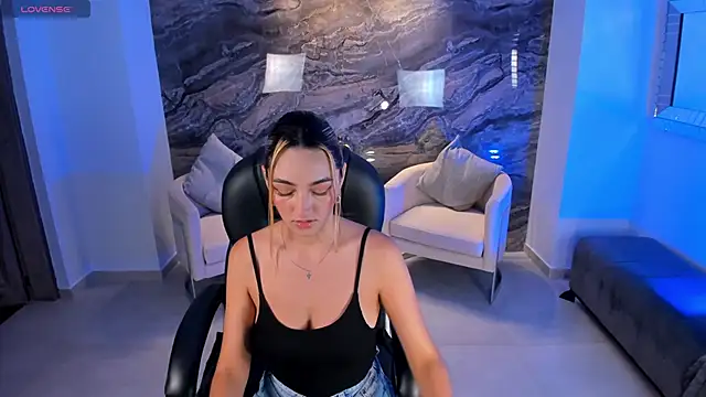 MelissaMoore  online show from 01-12-25, 03:07