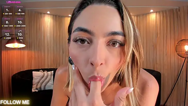 Snapshot of MelissaMoore_ chatting on 04-30-26, 10:10 MelissaMoore online show from 04-30-26, 10:10