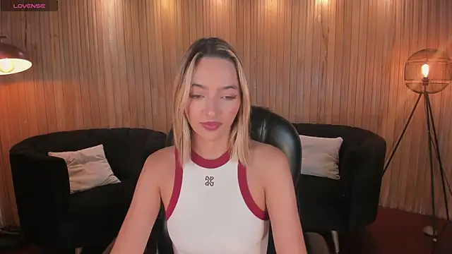 Snapshot of MelissaMoore_ chatting on 06-27-26, 10:42 MelissaMoore online show from 06-27-26, 10:42