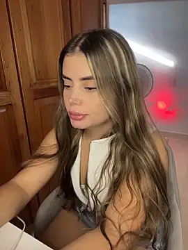 Miss valeriaa online show from 03-06-26, 09:44