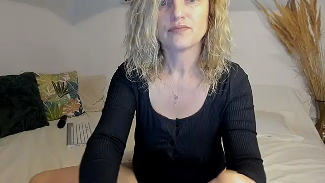 Snapshot of Jadore_able chatting on 03-01-26, 03:08 Jadore able online show from 03-01-26, 03:08